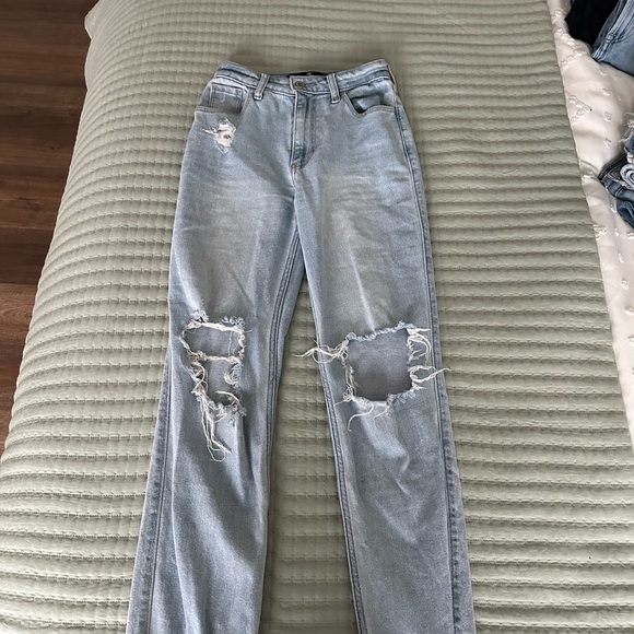 Hollister Denim - Hollister High-Rise 90’s vintage straight jeans
